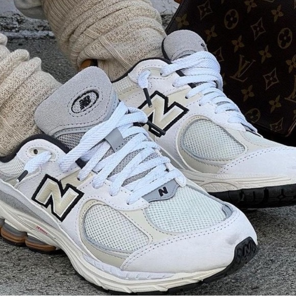 New Balance 2002R 'Warm Alpaca'
Used once, in like new condition, size W8/M6.5 - Picture 6 of 6